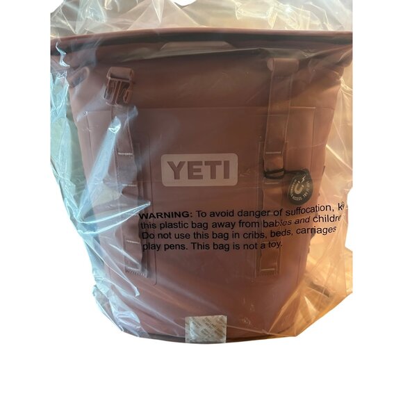 Yeti Hopper M12 Backpack Cooler With Leakproof Insulation & Magshield Access - Picture 11 of 12
